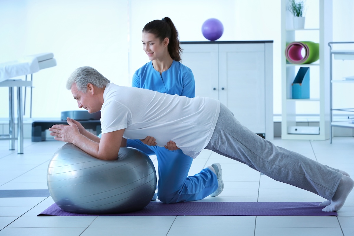 Read more about the article The Connection Between Aging and Spinal Stenosis