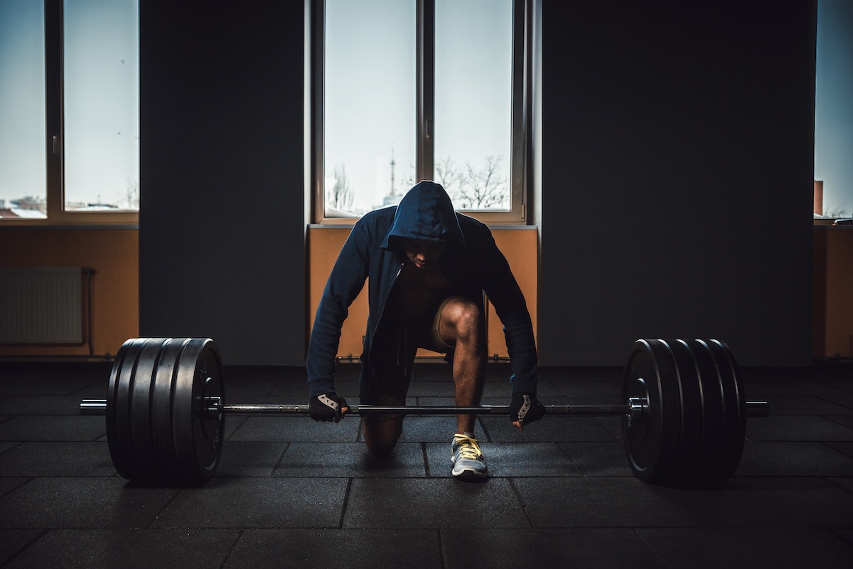 Read more about the article Techniques For Safe Lifting and Carrying In Sports